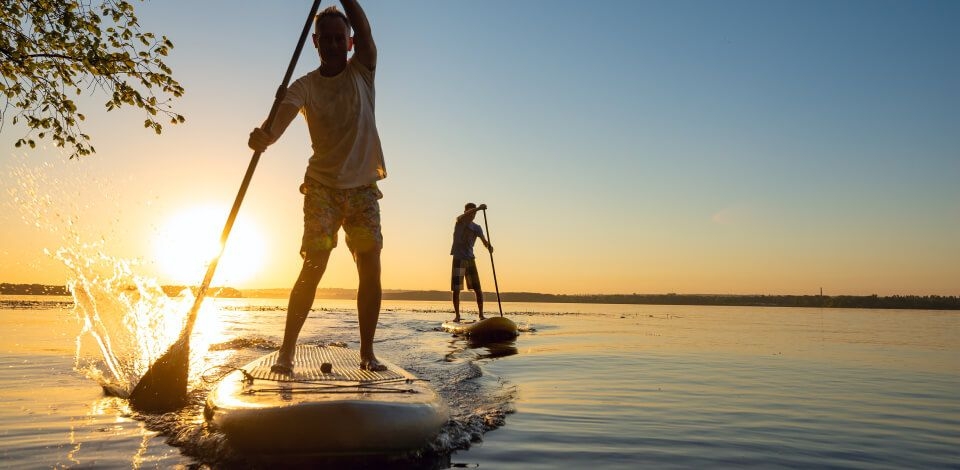 Paddle (Stand-Up): de pé rumo ao horizonte pincelado