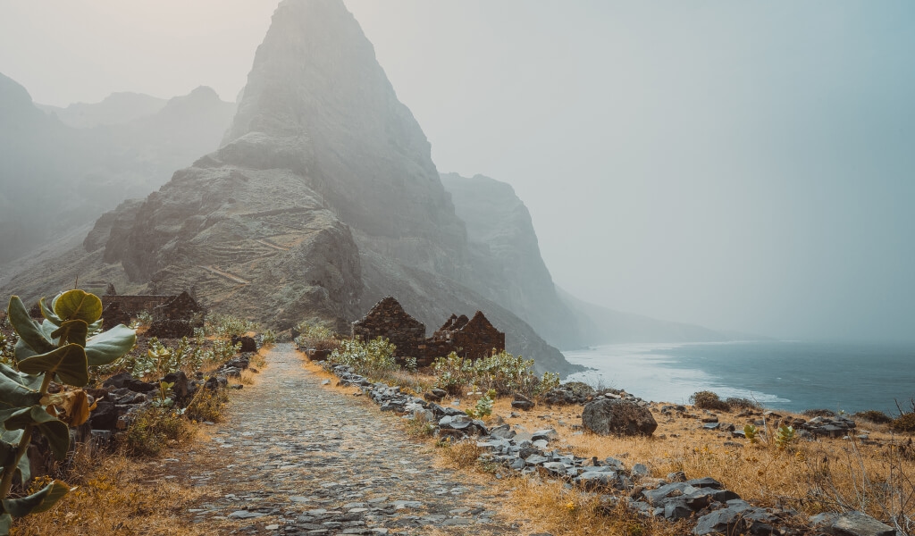 The mysticism of Harmatão or Dry Mist