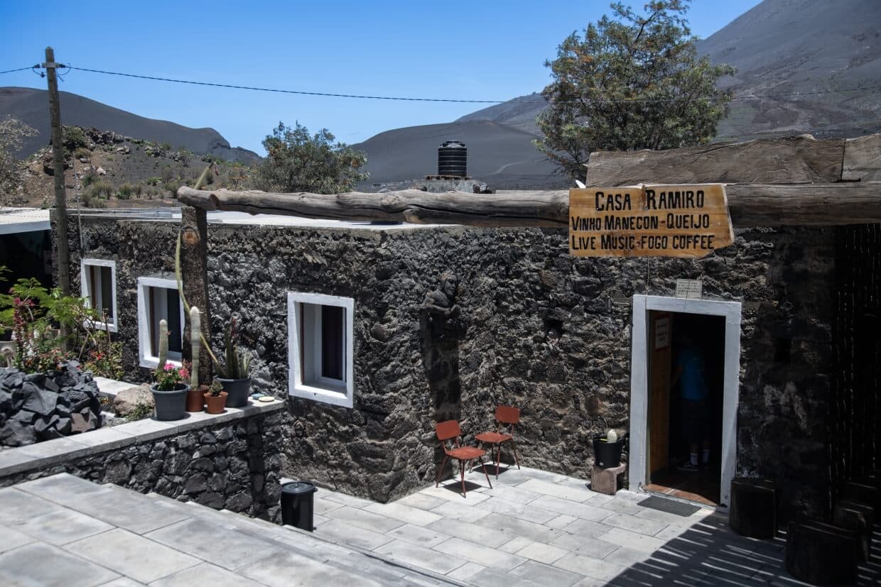 Ramiro House in Portela